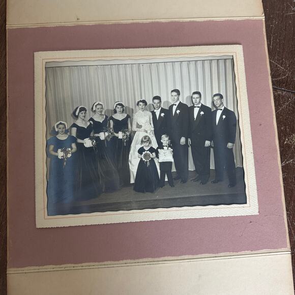1940s 1950s Wedding portrait in folding picture frame 8x10 instant family - Picture 4 of 11
